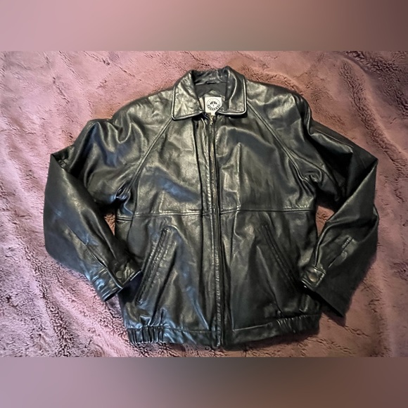 American Weekend Other - Men’s genuine leather jacket. Size small